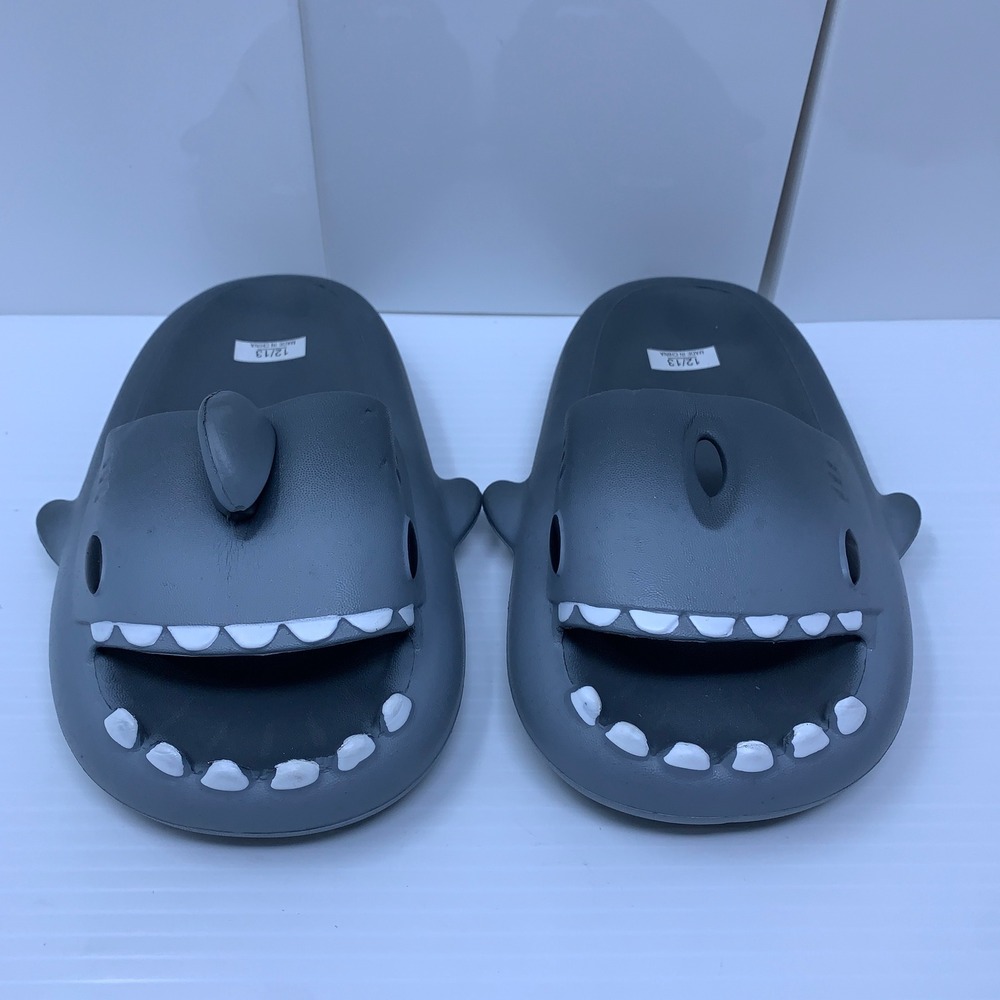 Unbranded Kids 12/13 Gray Shark Fin Open Toe EVA Foam Slide Sandals New